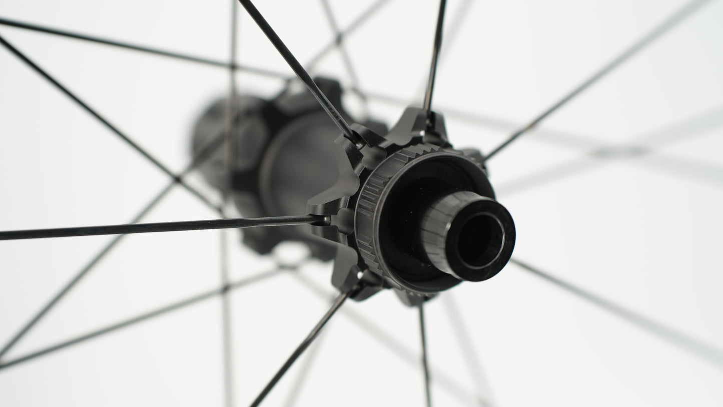 Et par SCOM EVO Tubeless Ready-hjul (Center Lock)