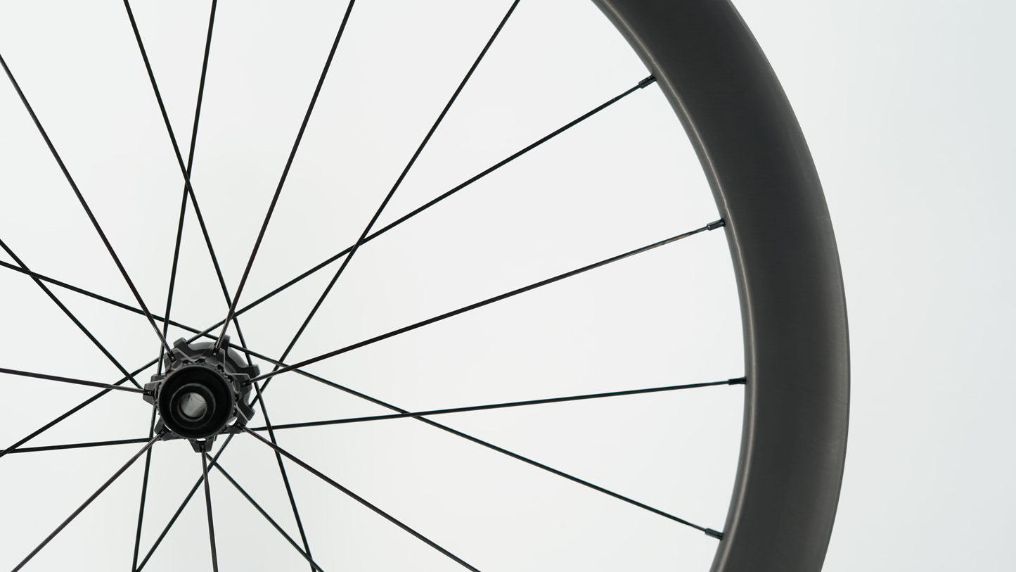 Et par SCOM EVO Tubeless Ready-hjul (Center Lock)