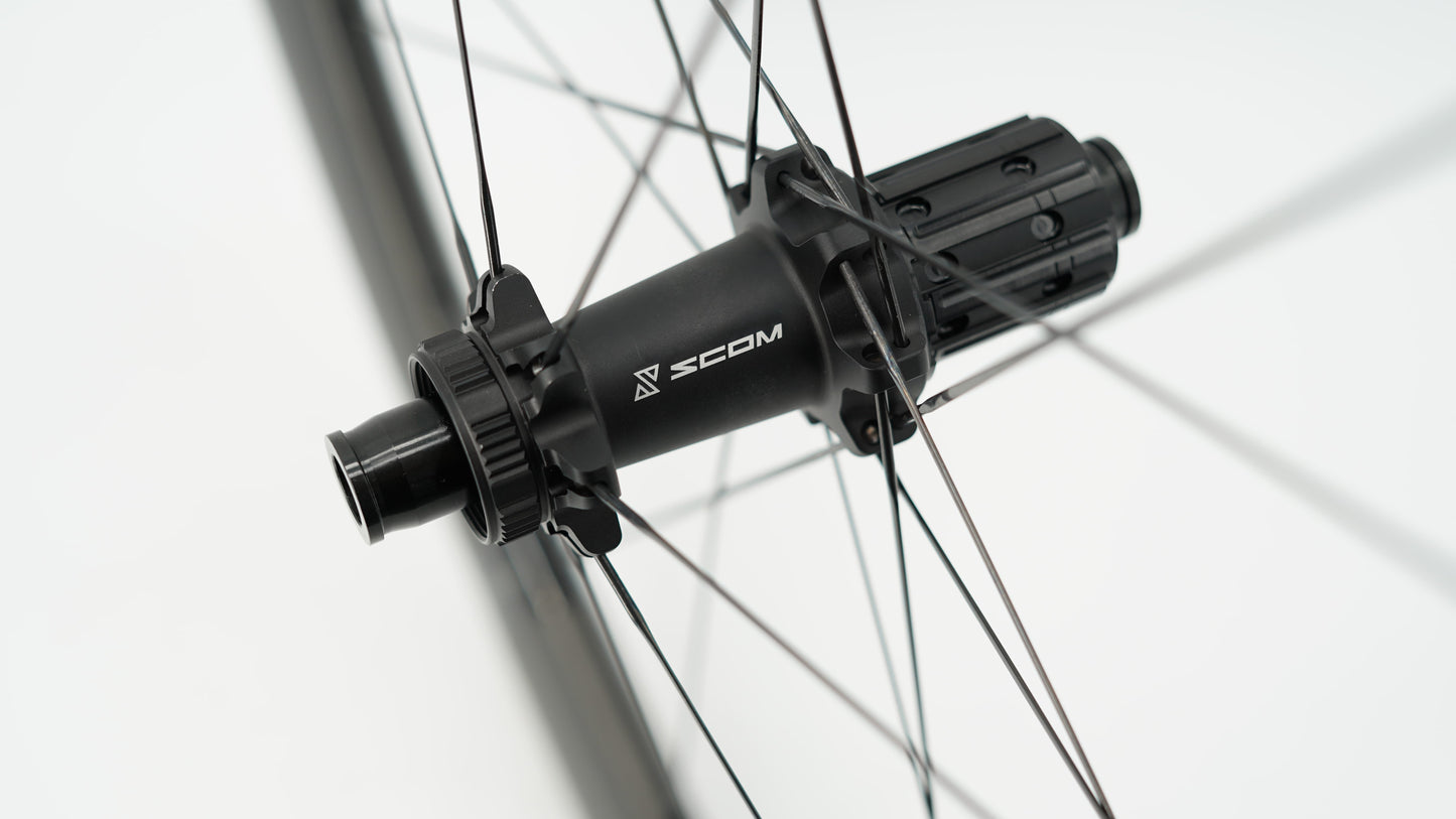 Et par SCOM EVO Tubeless Ready-hjul (Center Lock)