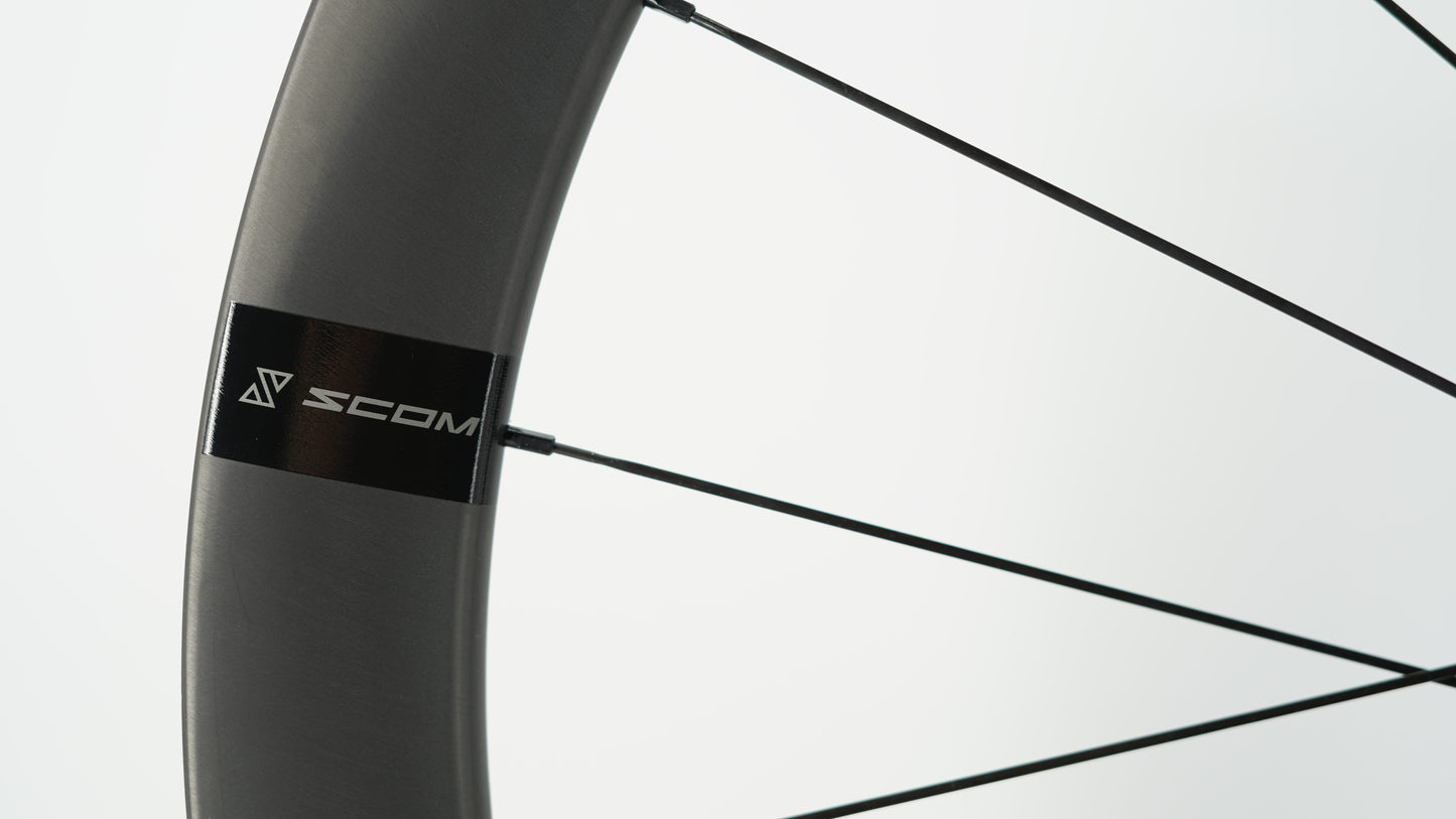 Et par SCOM EVO Tubeless Ready-hjul (Center Lock)