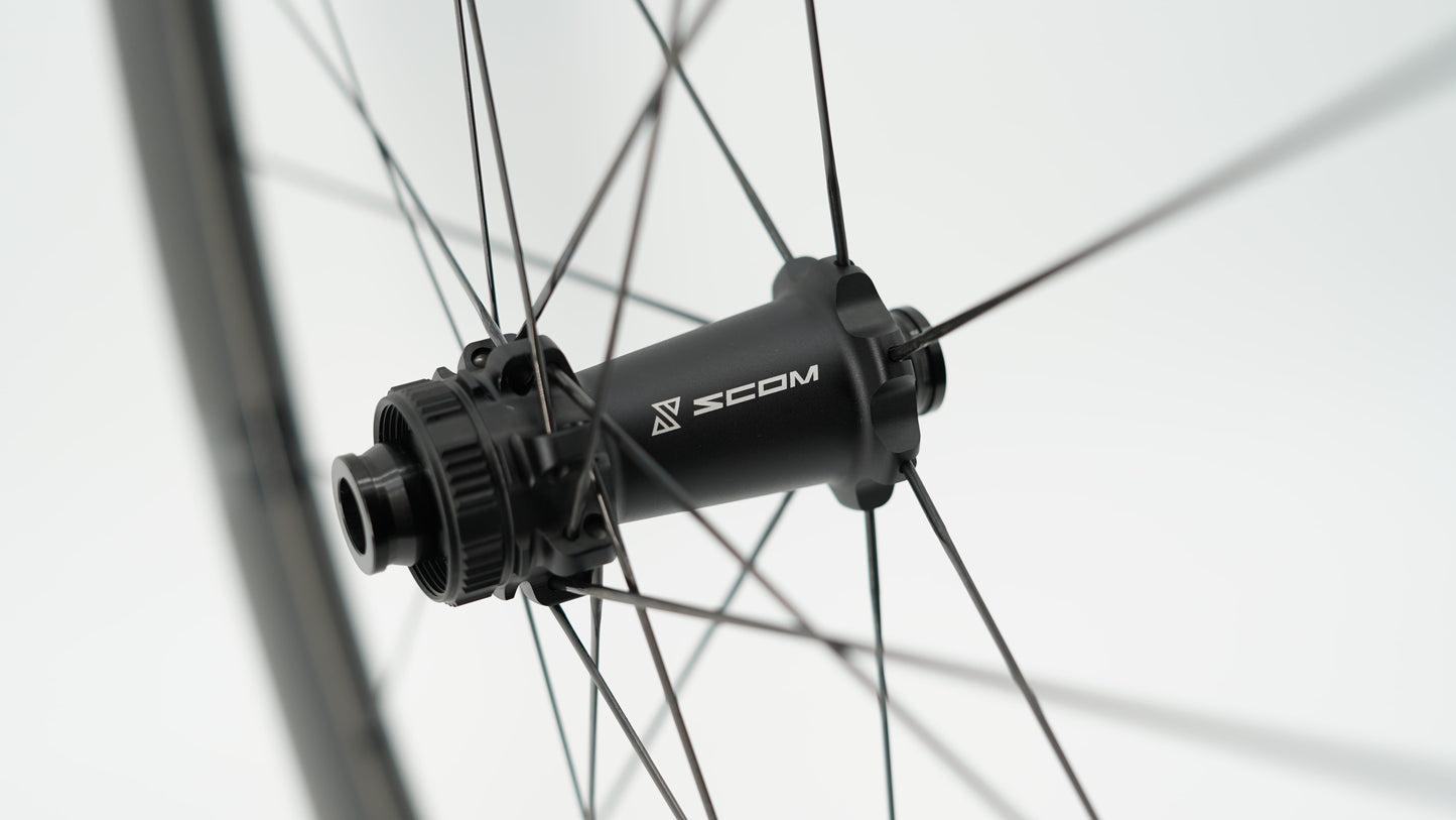 Et par SCOM EVO Tubeless Ready-hjul (Center Lock)
