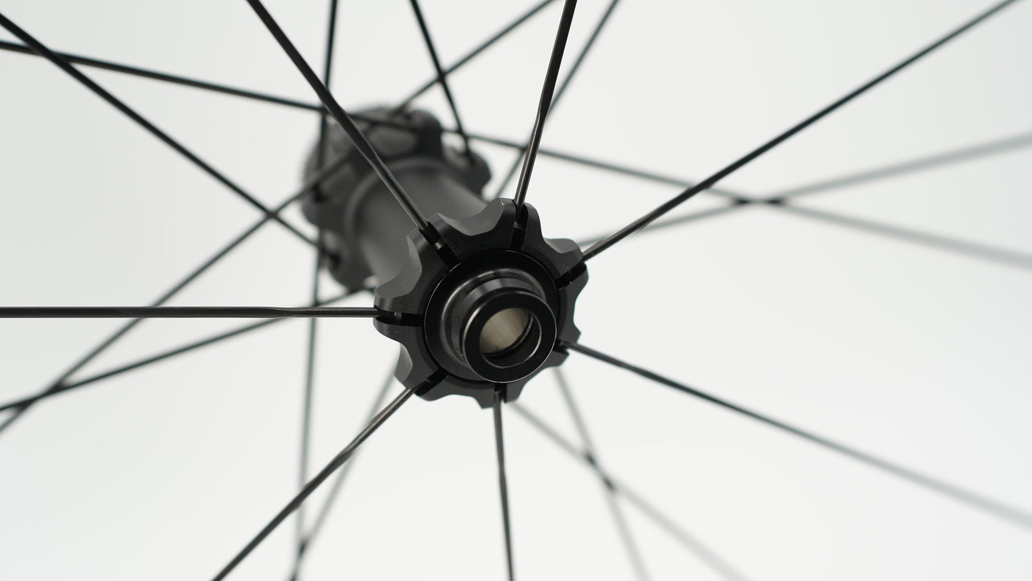 Et par SCOM EVO Tubeless Ready-hjul (Center Lock)