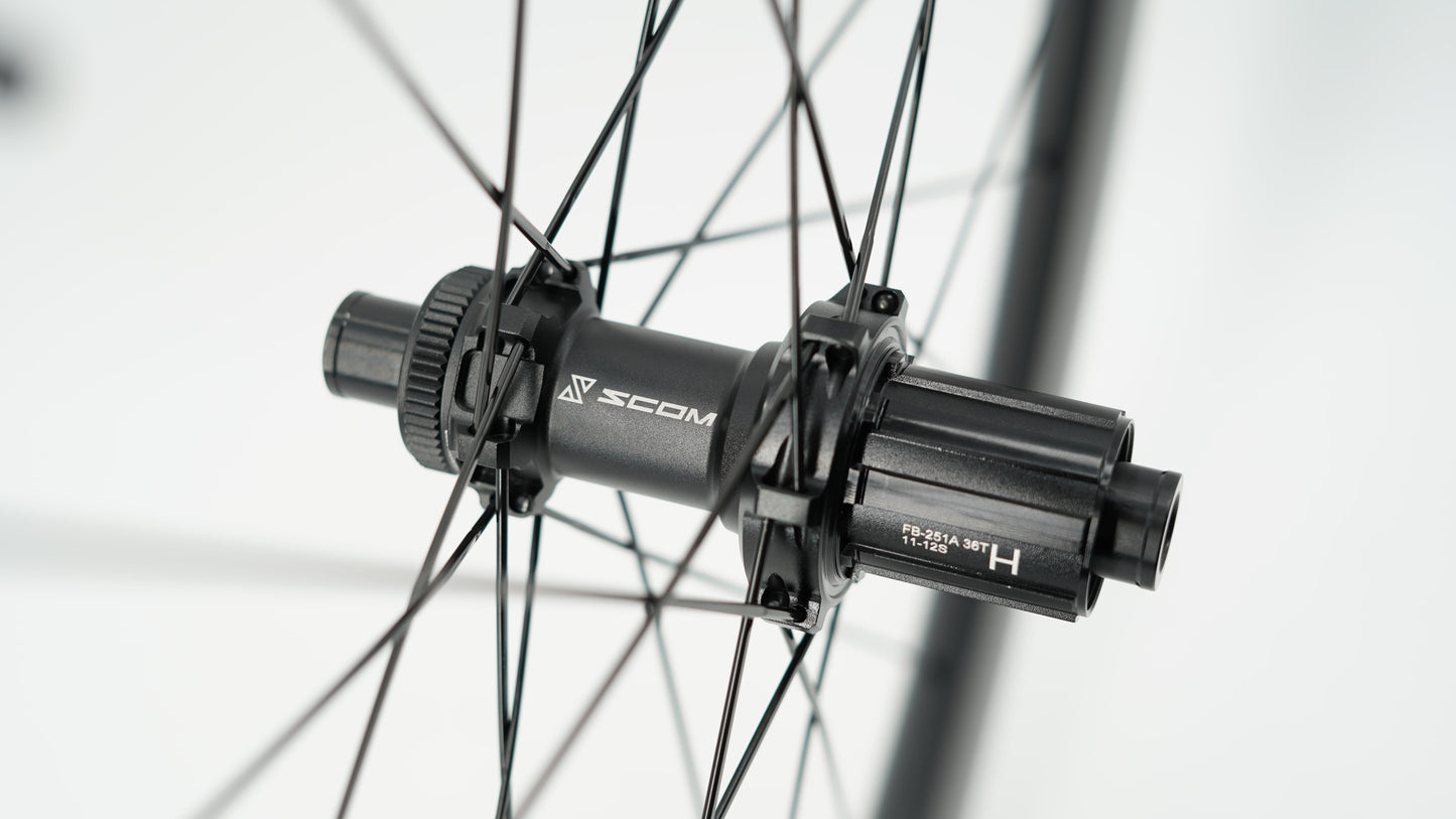 Pár kol SCOM CORSA 45 Tubeless Ready (Center Lock)