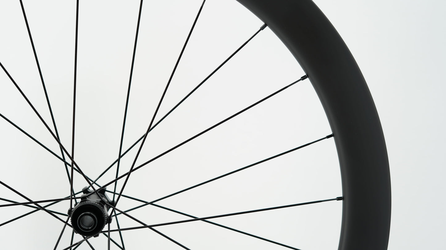 Para kół bezdętkowych SCOM CORSA 60 (centralna blokada)
