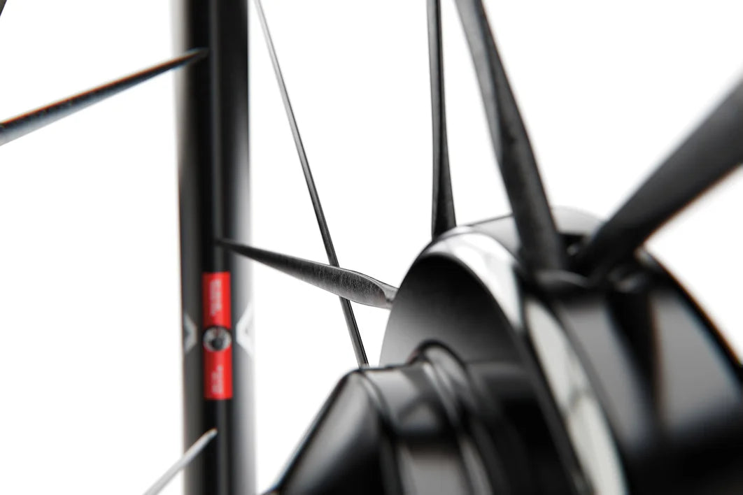 Roue Avant DT SWISS ARC 1100 DICUT 38 DISC Tubeless Ready (Center Lock)