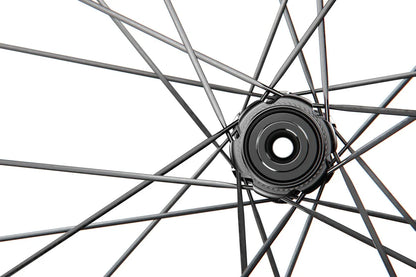 Détail rayons DT Swiss A 1800 SPLINE