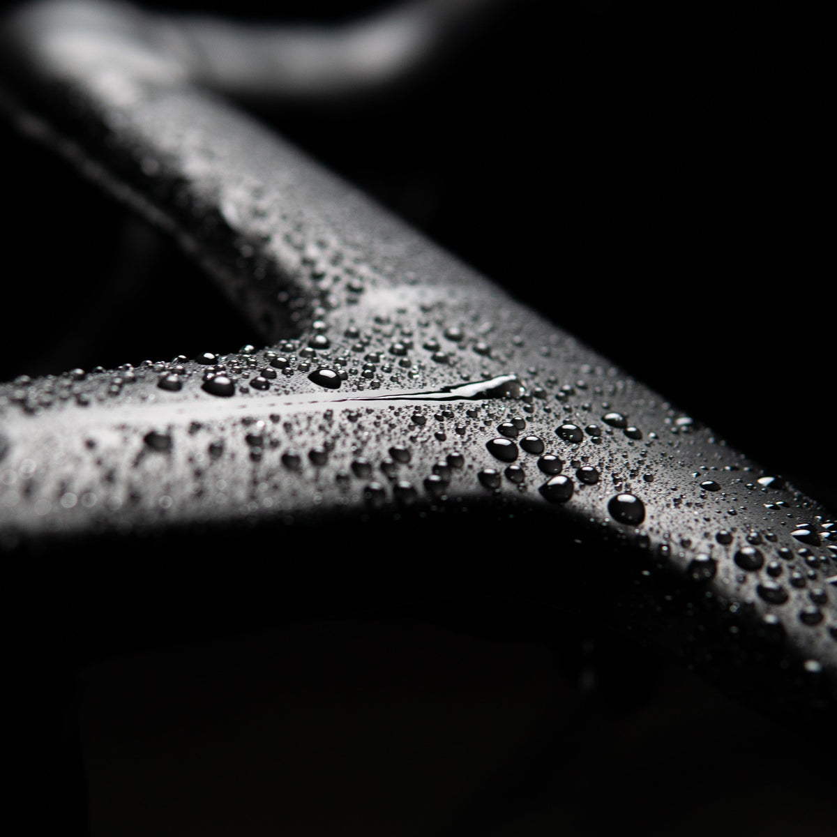 Effet hydrophobe de DYNAMIC SECRET SURFACE sur un cadre