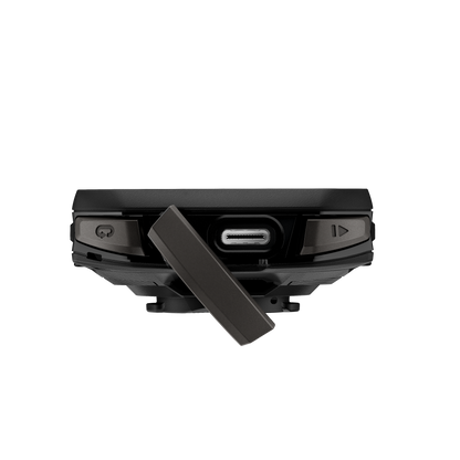 Compteur GPS GARMIN EDGE 850 — port de charge USB-C avec trappe ouverte