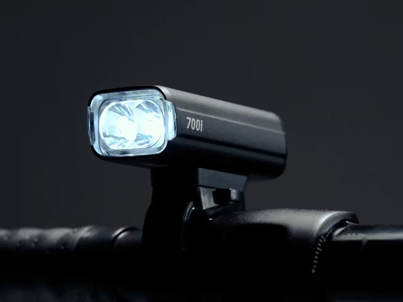 Éclairage Avant BBB NANOSTRIKE 700i Noir