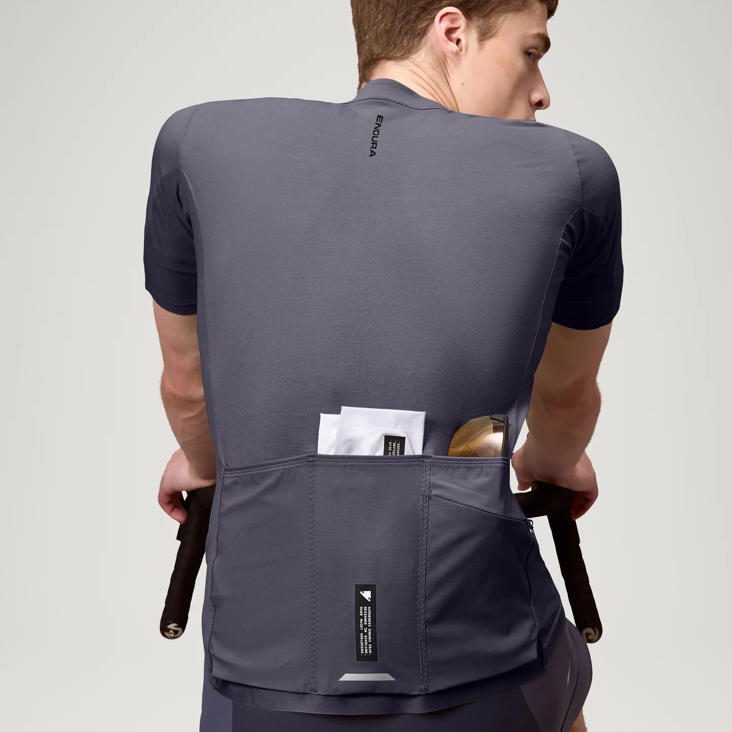 ENDURA ALLTRACK RIDE Kortärmad kolfibertröja Grå