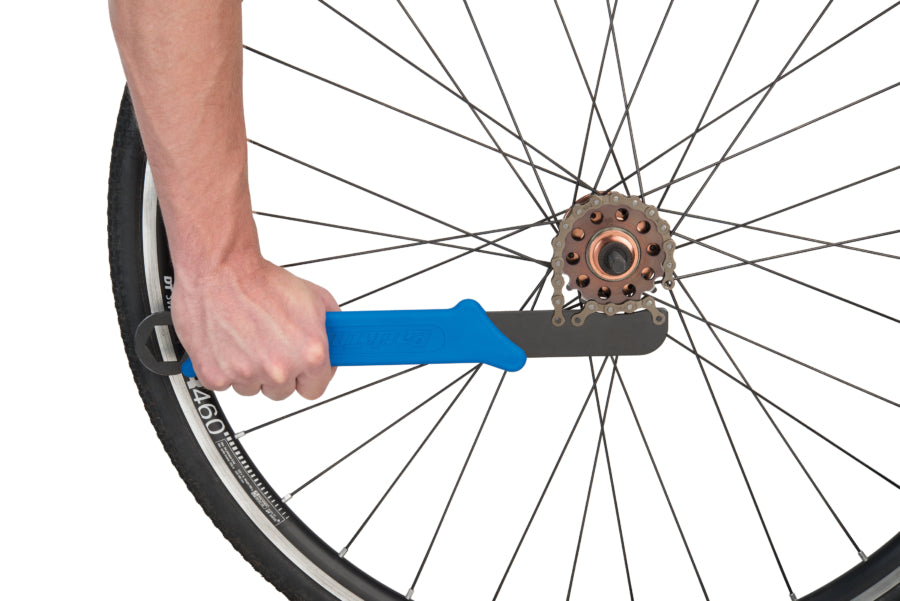 Park Tool SR-18.2 démontant un pignon single-speed