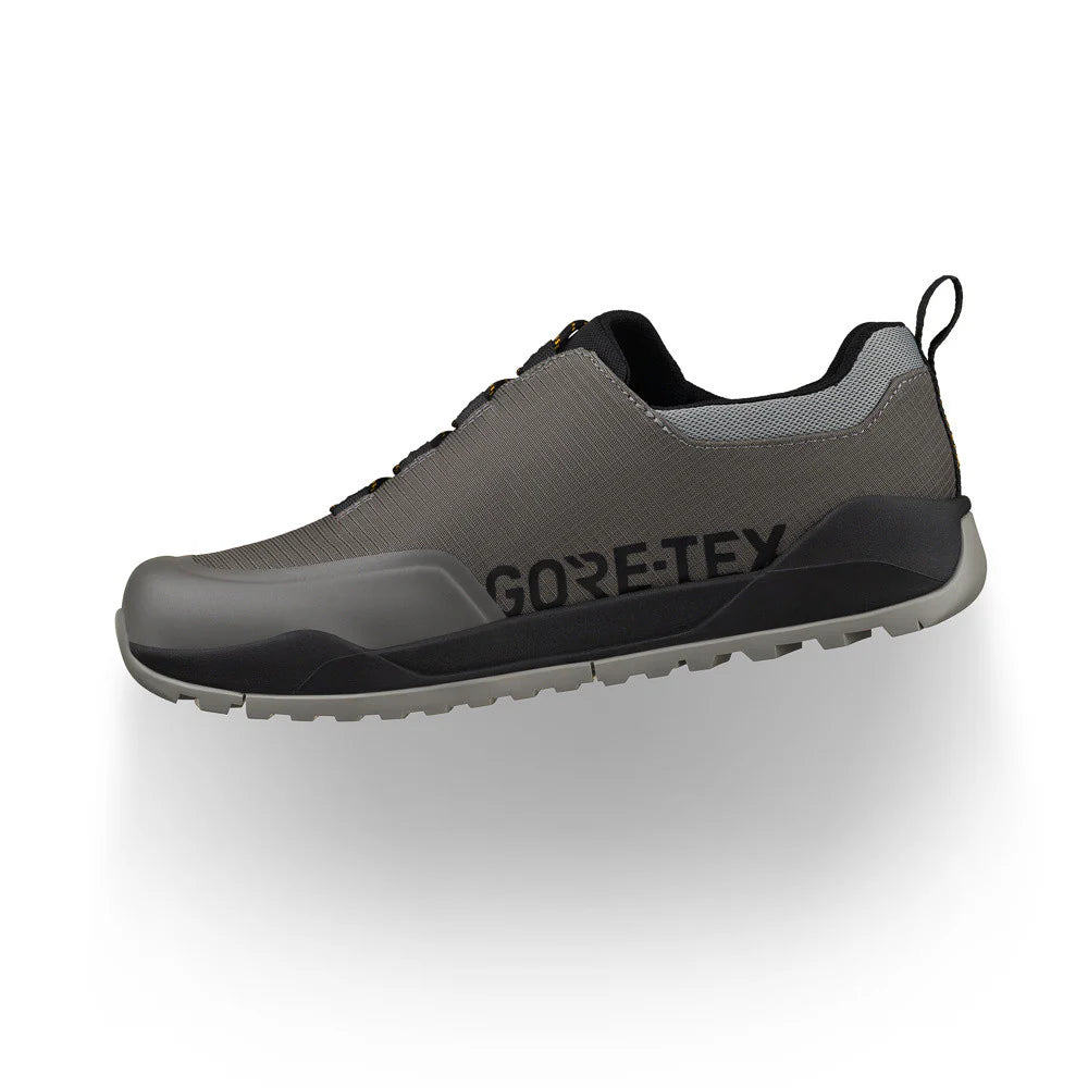 Buty do kolarstwa górskiego FIZIK TERRA ERGOLACE GTX FLAT, szaro-czarne