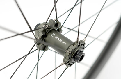 Paire de Roues SCOM ULTRA 62+ Tubeless Ready (Center Lock)