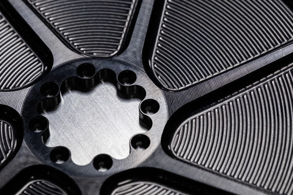 Mono 9/10/11/12V WOLF TOOTH Aero řetězový kroužek s přímou montáží