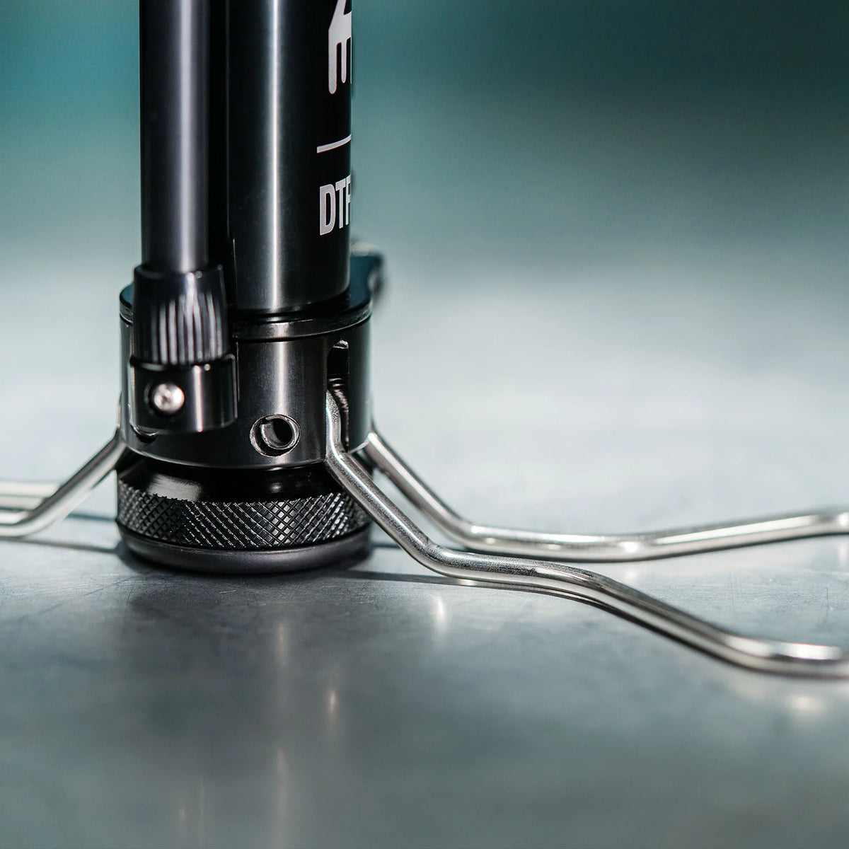 Pompe à Pied LEZYNE DIGITAL TRAVEL FLOOR DRIVE Noir