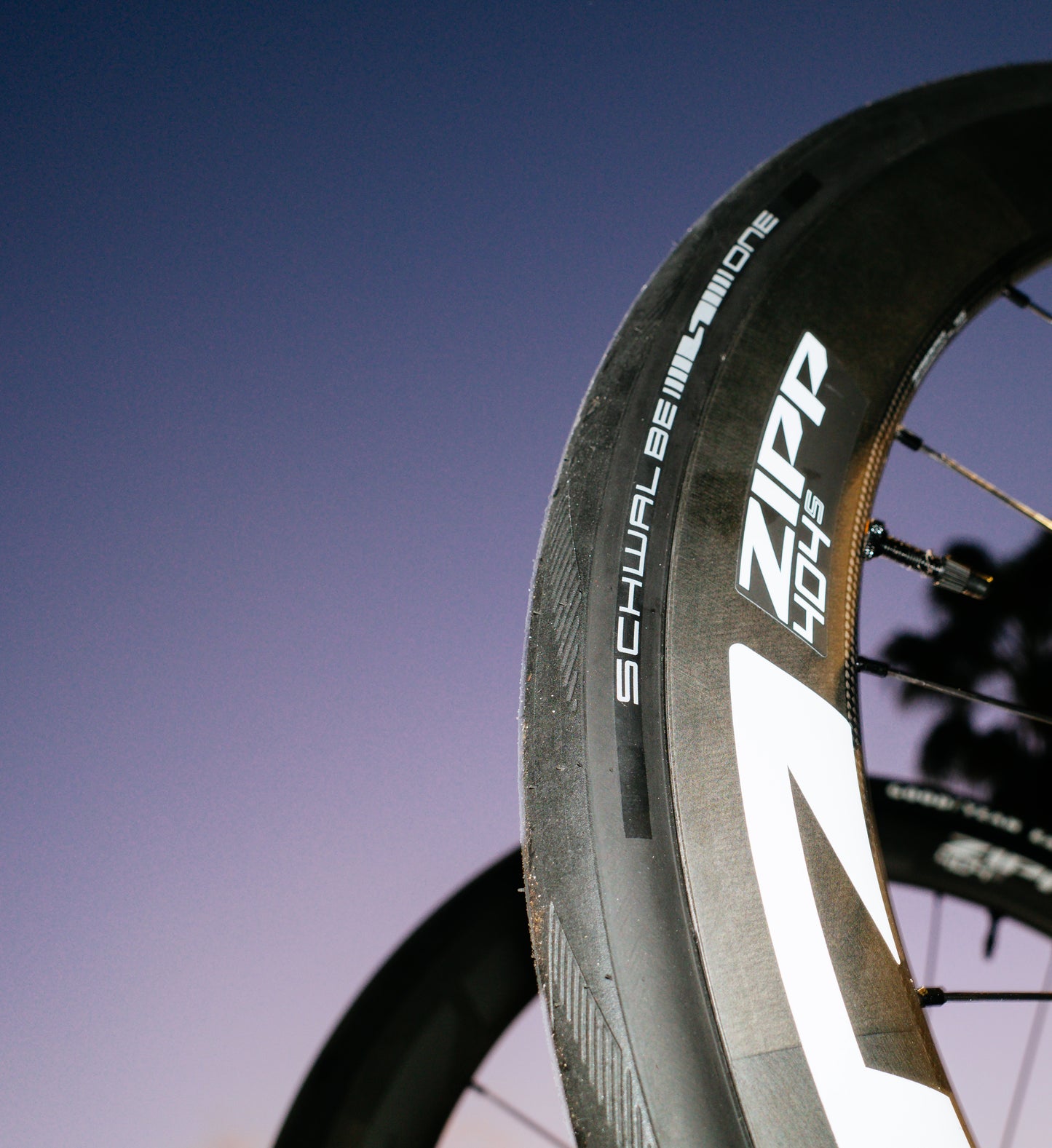 Białe tylne koło ZIPP 404 S A1