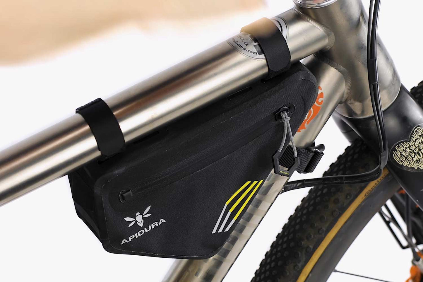 Rammetaske APIDURA RACING FRAME PACK 1 L Sort