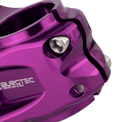 Potence BURGTEC ENDURO MK3 Violet — détail du serrage du pivot
