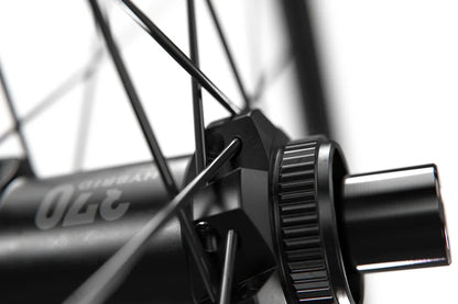Roue Arriere DT SWISS HU 1900 SPLINE 27.5" 30 mm 12x148 mm