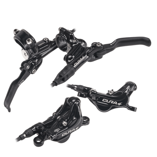 Ett par Formula CURA 4 Black-bromsar