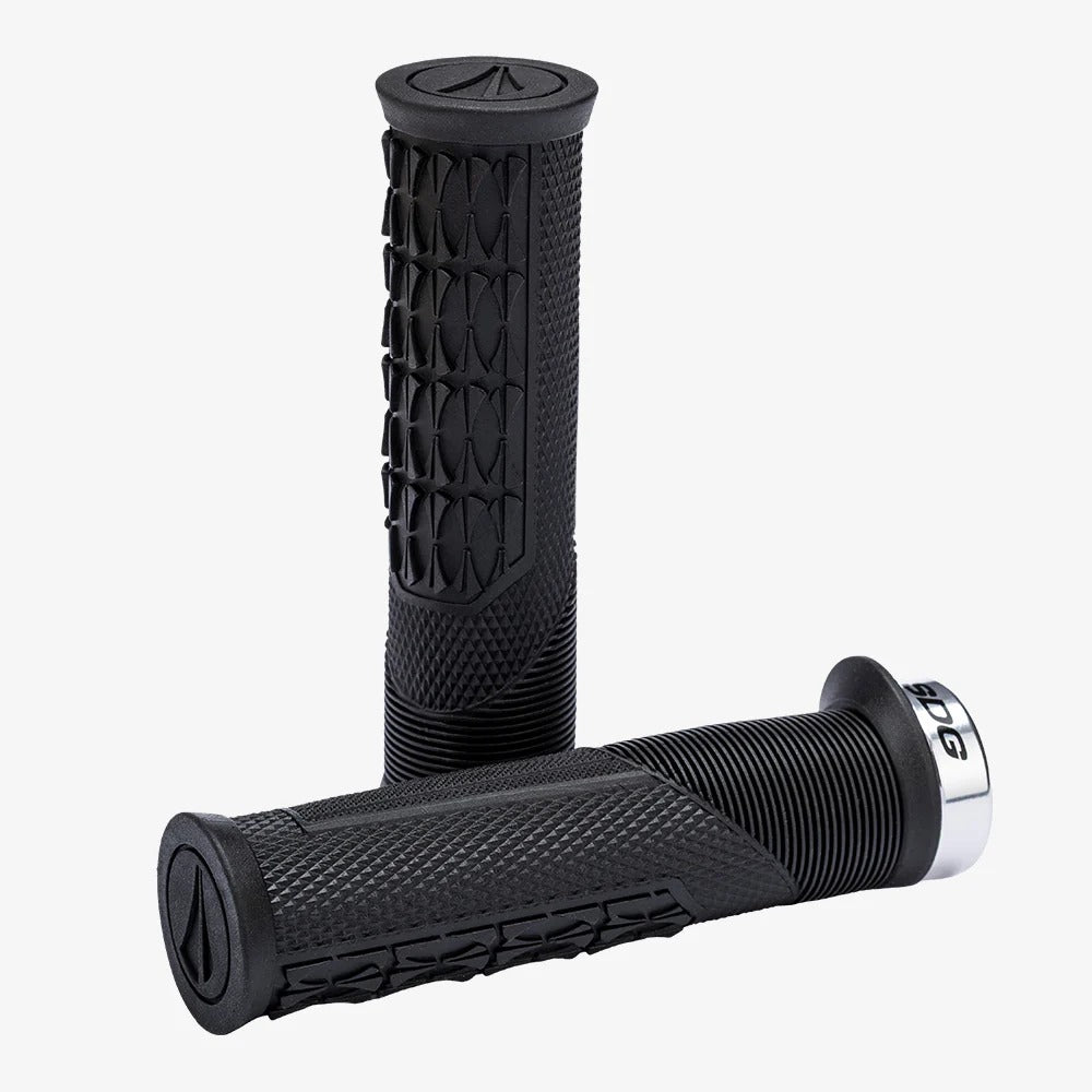 SDG OPEN CORE THRICE gripy 136 mm černá/stříbrná