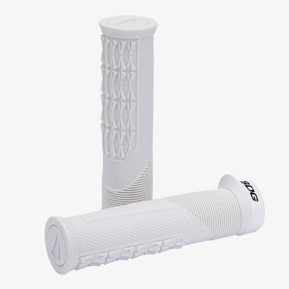SDG OPEN CORE THRICE gripy 136 mm Bílá