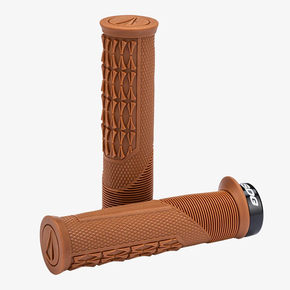 SDG OPEN CORE THRICE-grepp 136 mm Brun