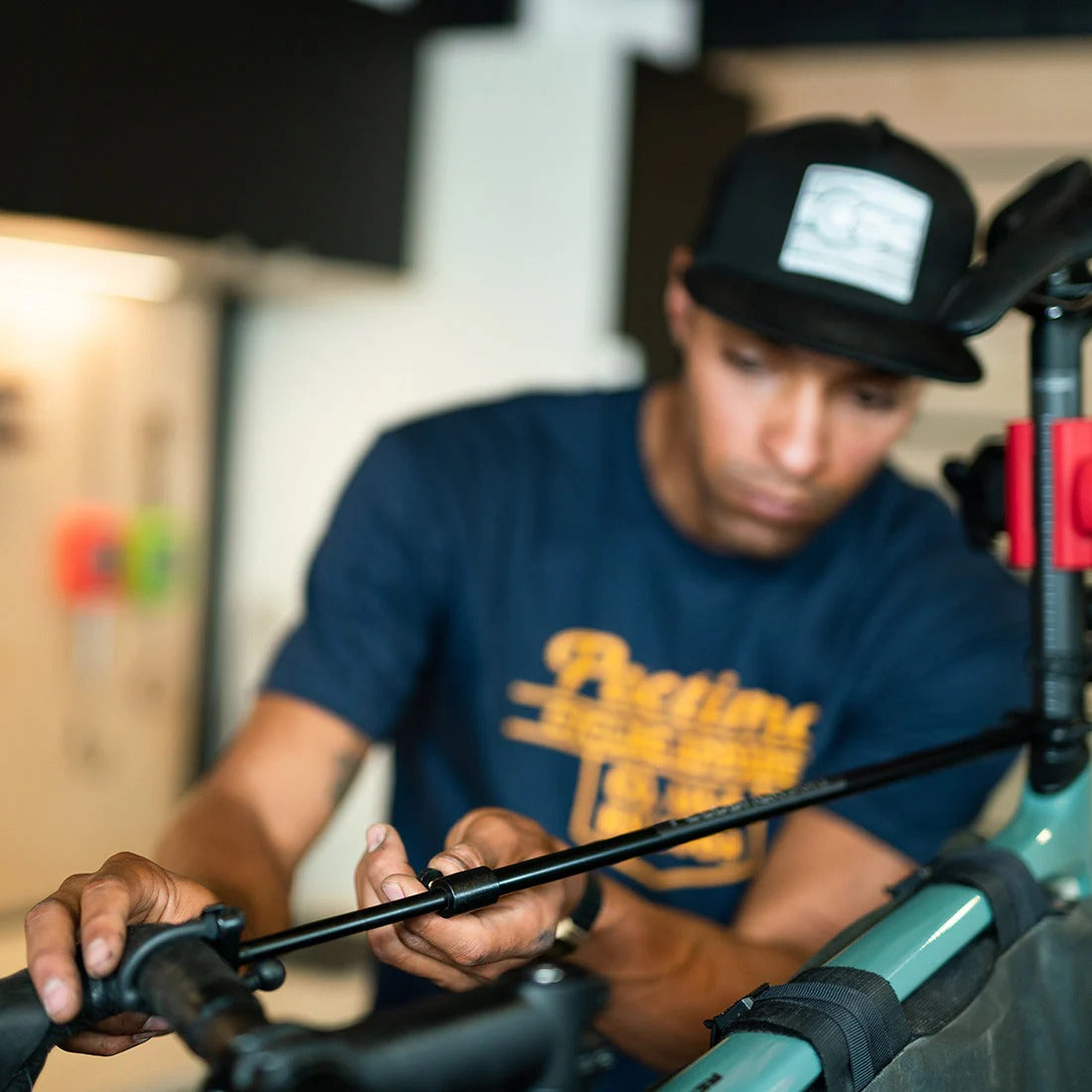 Zpětná vazba podpěry řídítek