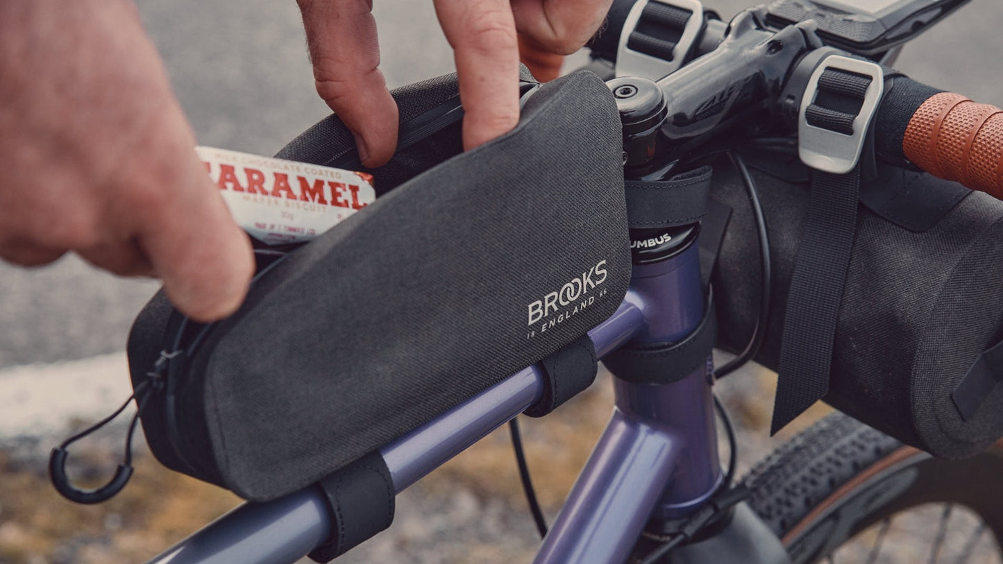 BROOKS SCAPE 0,9L rammetaske sort