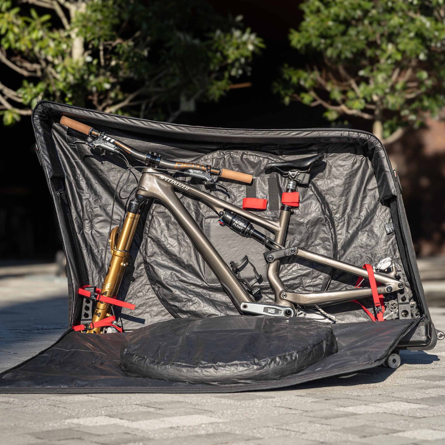 EVOC BIKE BAG PRO bæretaske til mountainbikes
