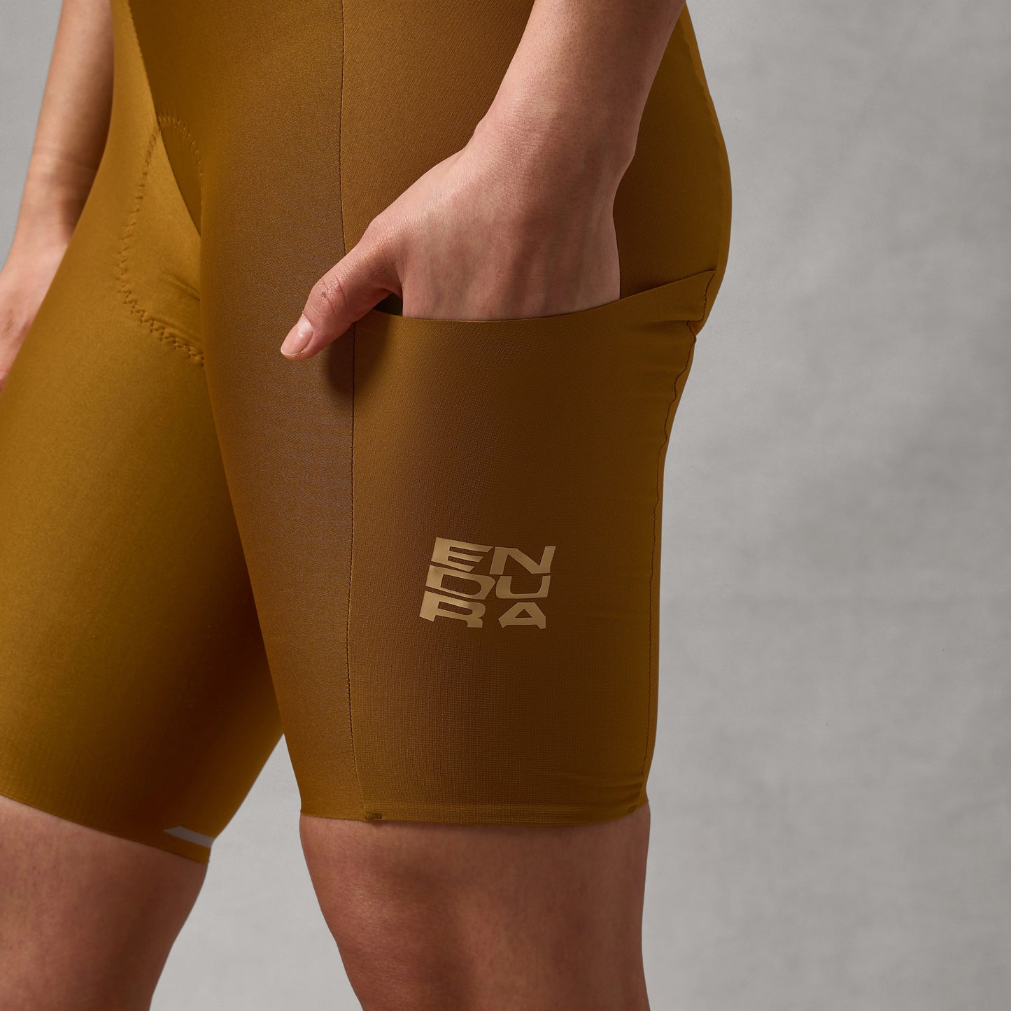 Bronze ENDURA ALLTRACK RIDE Bib Short til kvinder