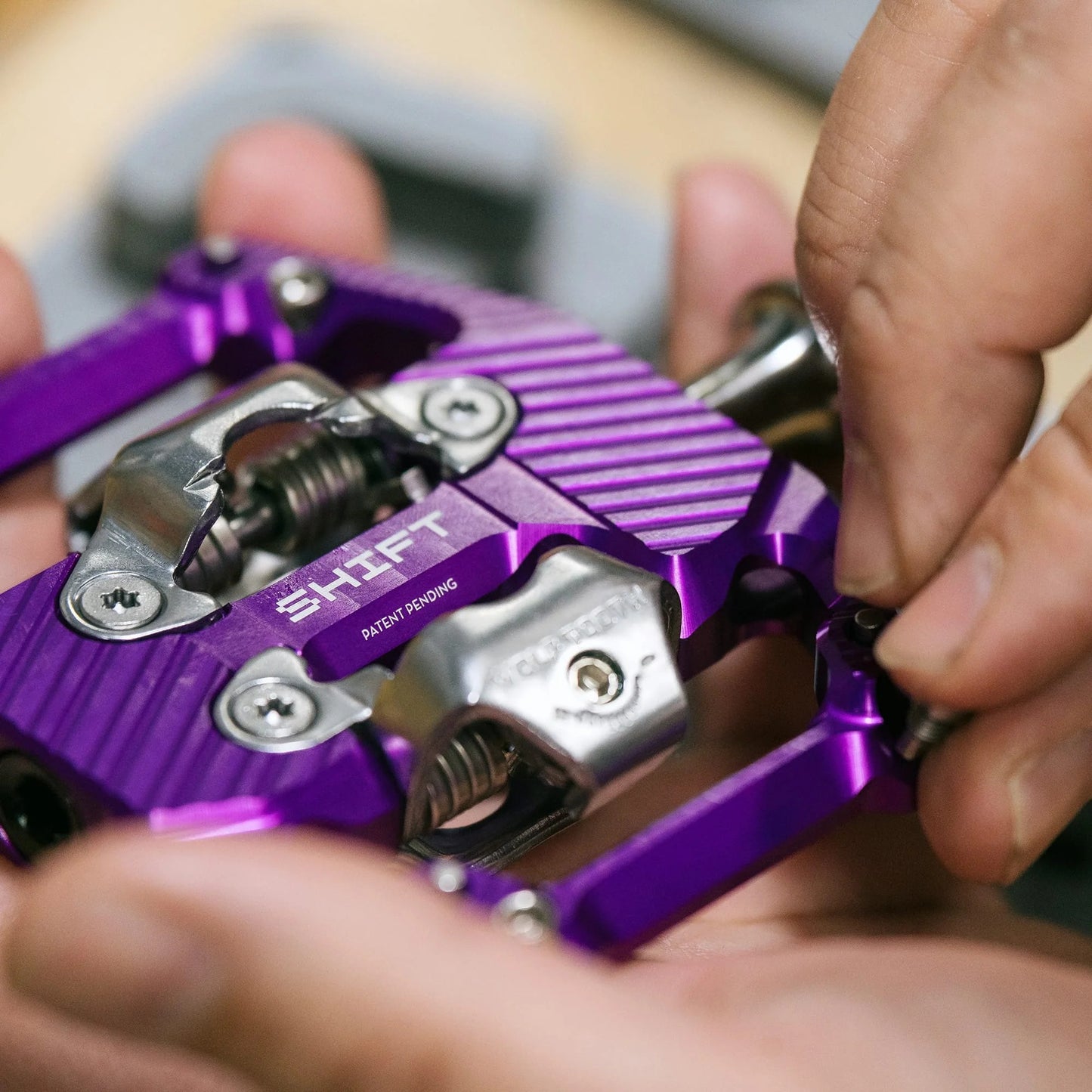 WOLF TOOTH GRAVITY CLIPLESS Violetta pedaler