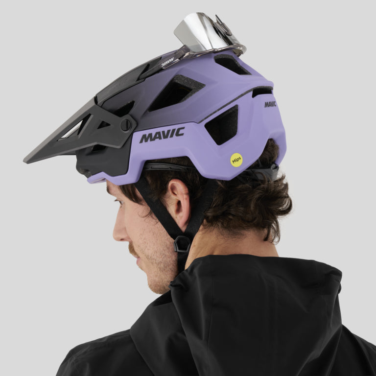 Casque VTT MAVIC DEEMAX TRAIL Noir/Violet - porté de 3/4 arrière
