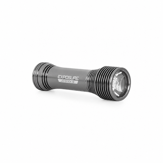 Éclairage Avant EXPOSURE LIGHTS JOYSTICK 18 avec Support de Casque/Cintre — vue produit sur fond blanc