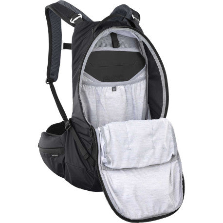 Ryggsäck med ryggstöd EVOC TRAIL PRO BLACKLINE 16 L Svart