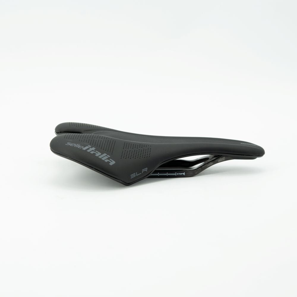 Sadel SELLE ITALIA SLR BOOST L1 Carbon skenor Svart Stealth